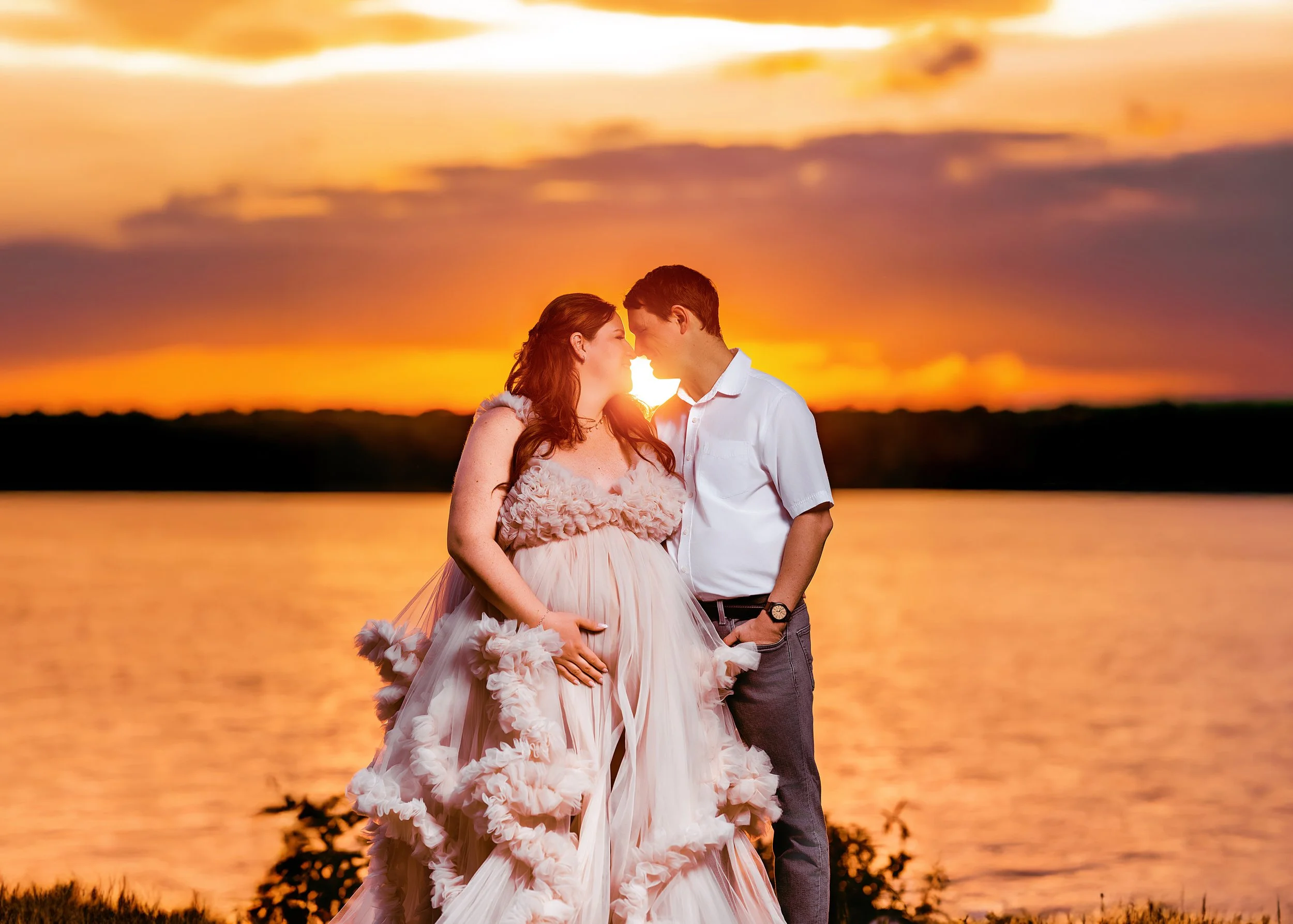 Ultimate Guide to Maternity Photography in Metro Detroit: Locations, Styles &amp; Local Tips